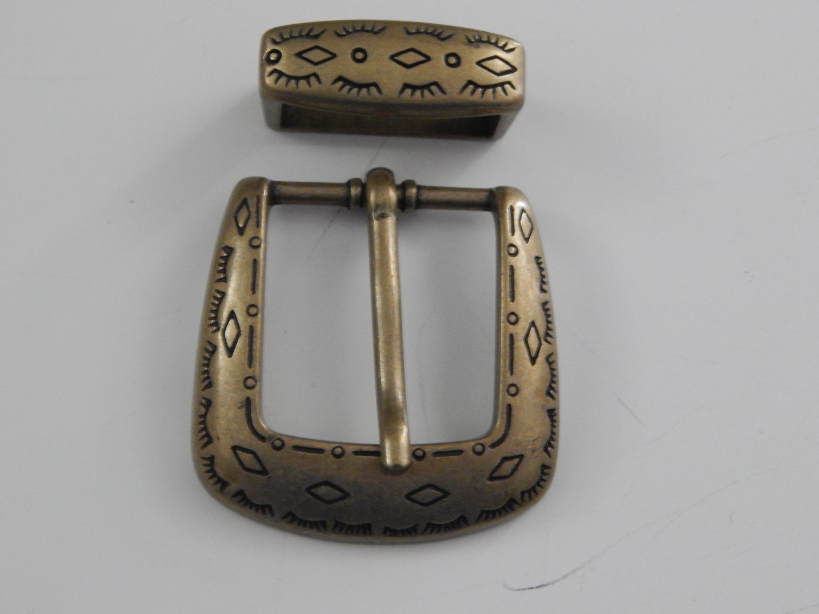 Vintage Ribco USA Antique Brass Finish End Bar Buckle w/ Loop Fits 1-1/8 Vintage Ribco USA Antique Brass Finish End Bar Buckle w/ Loop Fits 1-1/8