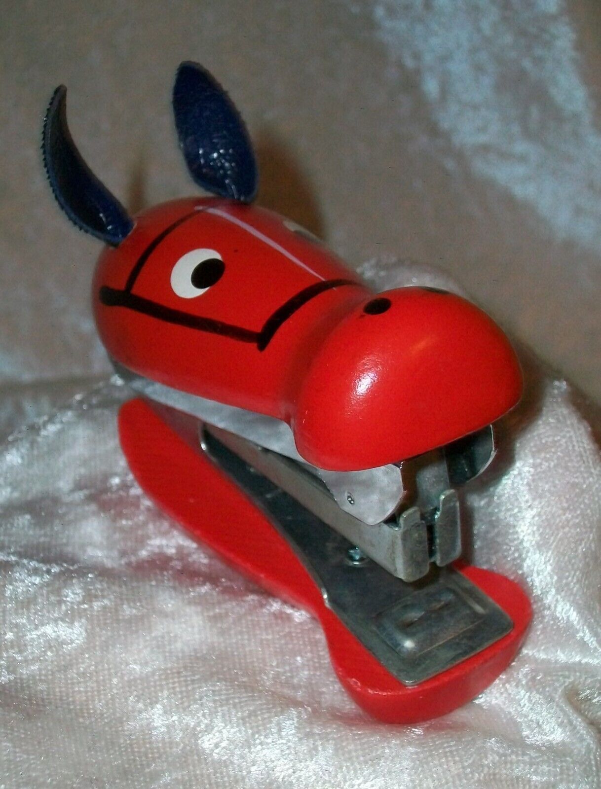 Vintage Herman Pecker Red Wood Equestrian Horse Head Novelty Paper Stapler Japan