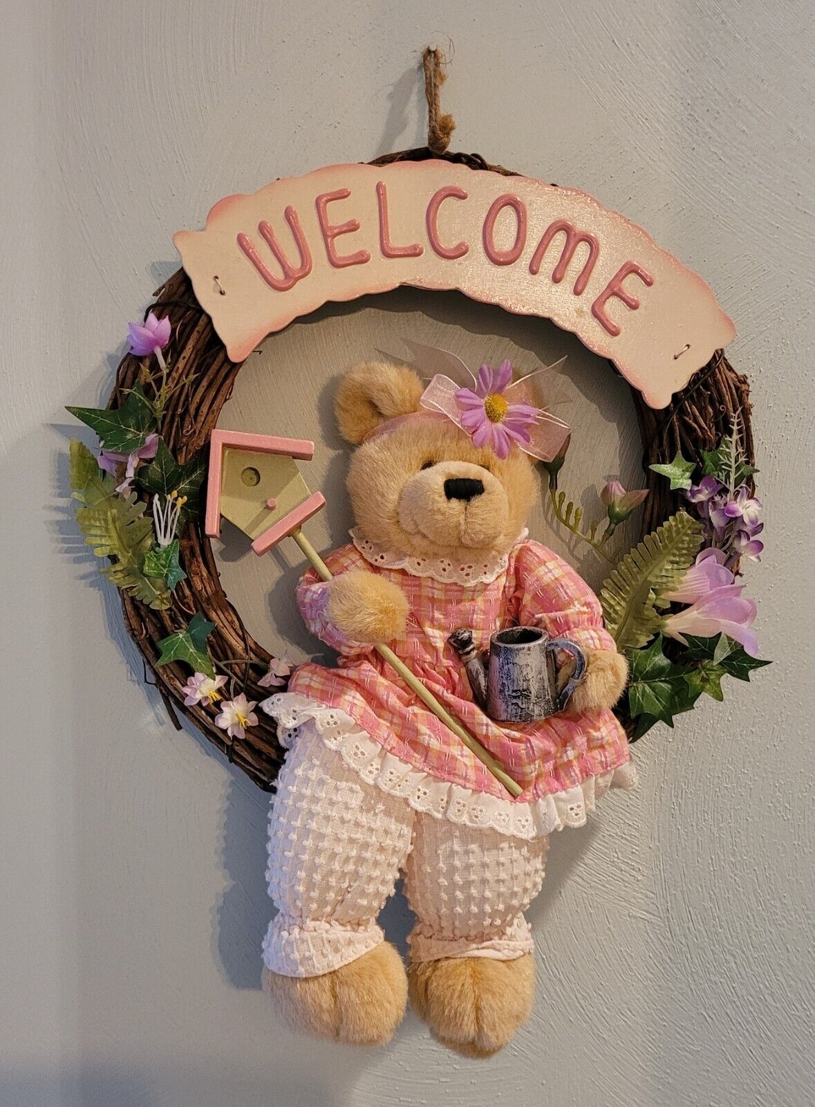 VTG Welcome Wreath with Teddy Bear, Birdhouse, Flower~Handcrafted~Spring~13\