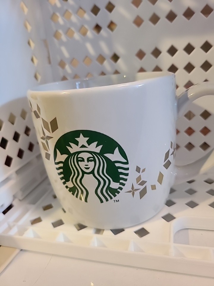 Starbucks 2013 holiday mug, 14 oz. capacity