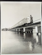 **VINTAGE SEABOARD AIR LINE RAILROAD SILVER SERVICE TRAIN BL/WH PHOTO** picture