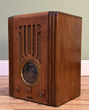 Vintage 1930s Marshall 6 Tube Radio AM / PB / SW - Tombstone Style (SEE VIDEO) picture