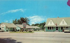 Vintage GLENSTONE COTTAGE COURT Postcard Springfield Missouri Unposted picture