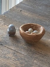 Lot of 2 Retired Hagen Renaker Miniatures – Glossy Ceramic Bird Nest & Tiny Bird picture