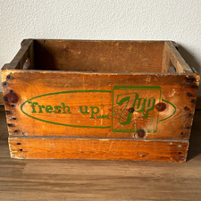 Vintage 7Up Wooden Crate Kamloops Bottling Works Green Overlapping Logo 7 Bubble picture