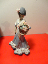 Lladro Flor Maria # 5490 Porcelain Figurine with Box (10 by 5