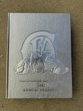 The Cat Fanciers Association Inc. 1982 Annual Yearbook CFA Silver Embossed picture