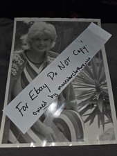 Rare Photo Jayne Mansfield At Home 1962 original gelatin print 7 x 9 Newspaper picture