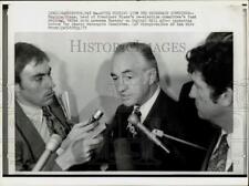 1973 Press Photo Maurice Stans with newsmen after Senate Watergate meeting, DC picture