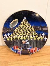 VTG 1997 Disney Holidays Around The World Epcot Mickey Christmas Plate 8” picture