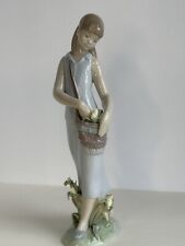 Lladro  #7712 Tulip Garden pre-owned two tipped leaves see photos picture