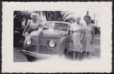 Three old ladies & a 1947 Crosley Coupe vernacular photo picture