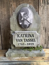 Halloween Sleepy Hollow Katrina Van Tassel Tombstone Cemetery Gothic Gravestone picture