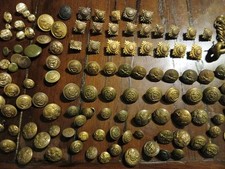 Lot over 100 Brass Buttons And Pips Military Army Buttons Job Lot  picture