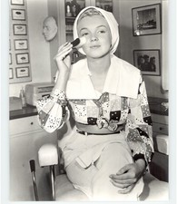 Film Star Marilyn Monroe Applying Make-Up 1948 Photograph Later Press Print picture