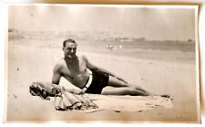 photo postcard MUSCULAR SHIRTLESS MAN ON THE BEACH Gay interest  picture
