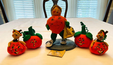 ASSORTMENT OF ANNA LEE PUMPKINS AND FIGURINE - SO CUTE picture