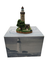 Erie Land Light #692 Lighthouse Figurine Harbour Lights 2006 Pennsylvania PA box picture