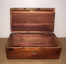Lane Mini Cedar Chest Hummel's Good Furniture Pottsville Reading PA Jewelry Box picture