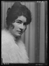 Photo:Hamilton Helen Miss Portrait Photograph ca 1913 picture