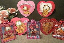 Vtg 1990's Garfield Valentines Day 4pc Gift Cutouts & 3 Assorted Gift Bags 💕 picture