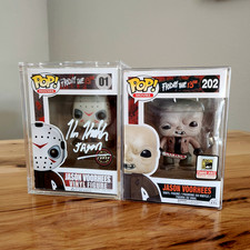 ⭐FRIDAY THE 13TH FUNKO: Kane Hodder auto Jason Voorhees 01 Green Glow Chase COAs picture