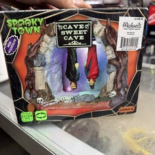 2015 Lemax Spooky Town Cave Sweet Cave Halloween Dracula Lighted Retired picture