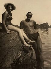 1940s Handsome Muscular Athlete Shirtless Man Bulge Trunks Woman Gay Int Photo picture