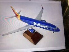 Skymarks SKR8250 Southwest Airlines Boeing 737-800 Desk Top 1/100 Model Airplane picture