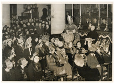 Paris, la messe de la Sainte-Catherine Vintage silver print,le sermon de Monse picture