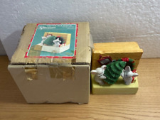 Vtg 1988 Christmas Around the World Yuletide Mice Musical Lighted Figurine Video picture