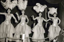 1950s UNSEEN CUBA CUBAN VEDETTE CHEESECAKE PARISIEN SHOW PORTRAIT PHOTO MA30 picture