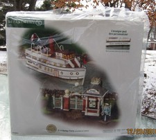 2003 Department 56 Christmas IOn The City #56.59213 EAST HARBOR FERRY SEALED nos picture