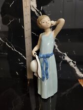 Vintage Lladro PRISSY COIFFURE GIRL #4510 Gloss Finish Porcelain Figurine picture