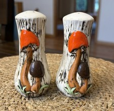 Vintage 1970s Ceramic Mushroom Salt Pepper Shakers Retro MCM Kitsch 4” picture