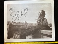 Stunning Uncommon SARAH BRIGHTMAN signed large 12.5 x 15 cardstock photo + COA picture
