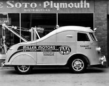 1937 INTERNATIONAL HARVESTER TOW TRUCK Photo (189-S) picture