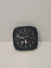 Airplane Altimeter Clock Altitude Bombardier/Canadair Works picture