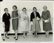 1963 Press Photo Mrs. Stanley May poses with ladies at an event - lra88160 picture