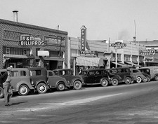 1940 Main Street. DELANO CALIFORNIA Old Shops & Cars PHOTO (185-S) picture