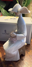 Lladro 5501.3 RARE Time to Sew (Ivory) MINT in Original Box Sells for $550 A+ picture