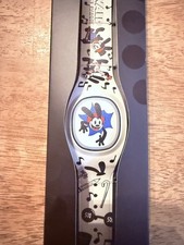 NEW 2023 Disney Magic Band Plus + Oswald the Lucky Rabbit HTF & Special π€π€ picture