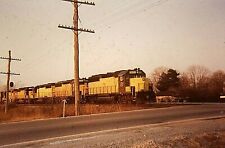 SN02 ORIGINAL KODACHROME 1960s 35MM TRAIN CHICAGO NORTHWESTERN 4423 engine strin picture