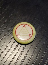 BETTER HOMES & GARDEN GREEN TRIANGLE 7/8 IN PINBACK BUTTON VINTAGE VERY RARE gm picture