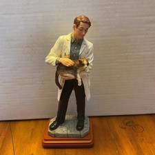 1999 Vanmark Healing Hands Vet Care Limited Edition Figurine 9