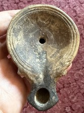 ROMAN. POTTERY, 1ST CENTURY A.D. POTTERY OIL LAMP. picture
