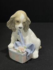 Lladro Utopia 8312 I Can't Wait Dog Opening Present Gift Porcelain Figurine picture